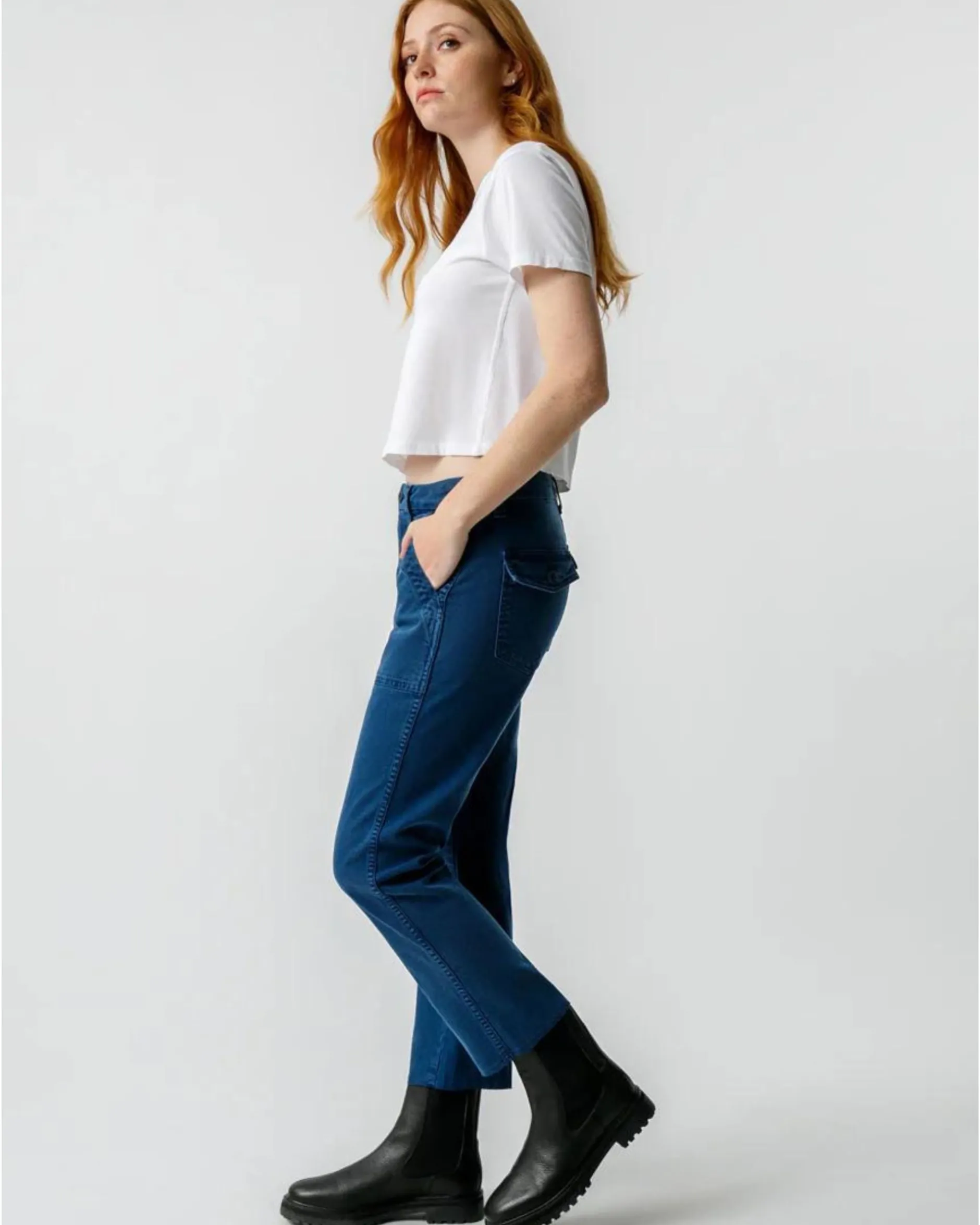 amo_easy_army_trouser_nep_1.webp Pants | AMO Easy Army Trouser Neptune