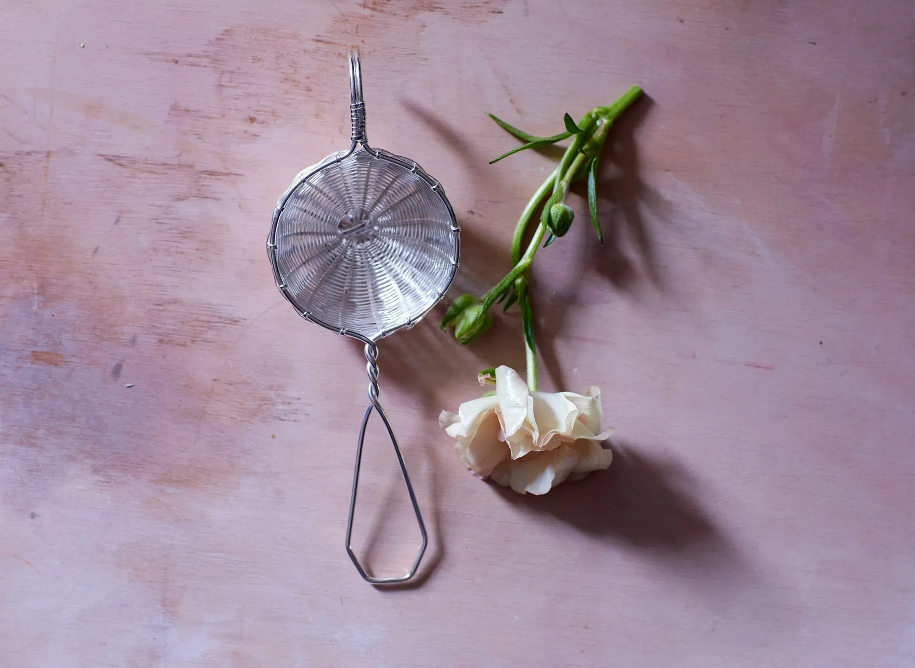 bellocq_silver_petite_bas_1.webp Provisions | Bellocq Silver Petite Basket Strainer