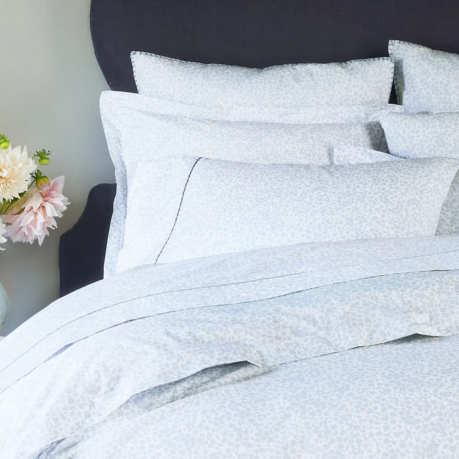john_robshaw_vamika_periw_1-1.webp Duvets | John Robshaw Vamika Periwinkle Duvet
