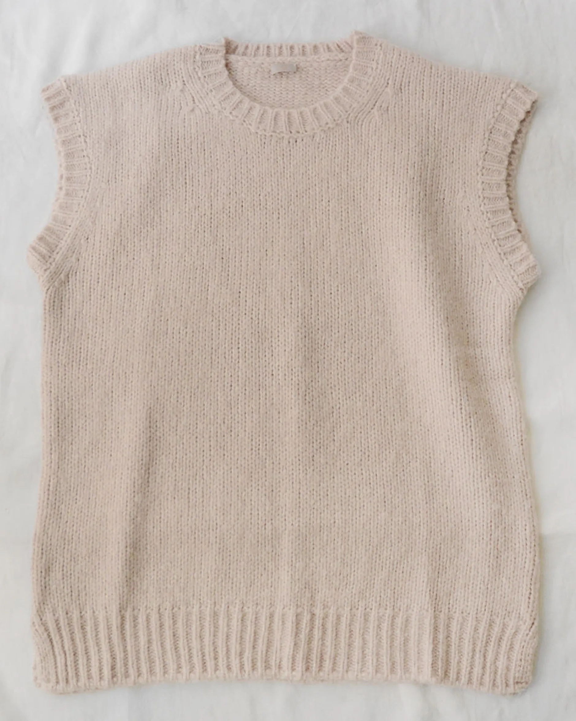 makie_oversized_vest_saku_0.webp Sweaters | Makie Oversized Vest Sakura