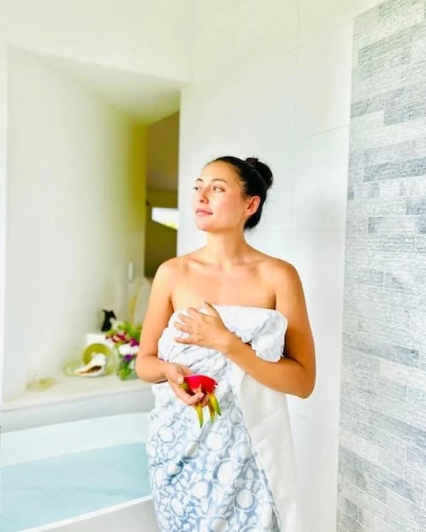 Linens | Thistle Hill Organic Cotton Beach Towel Blue Floral