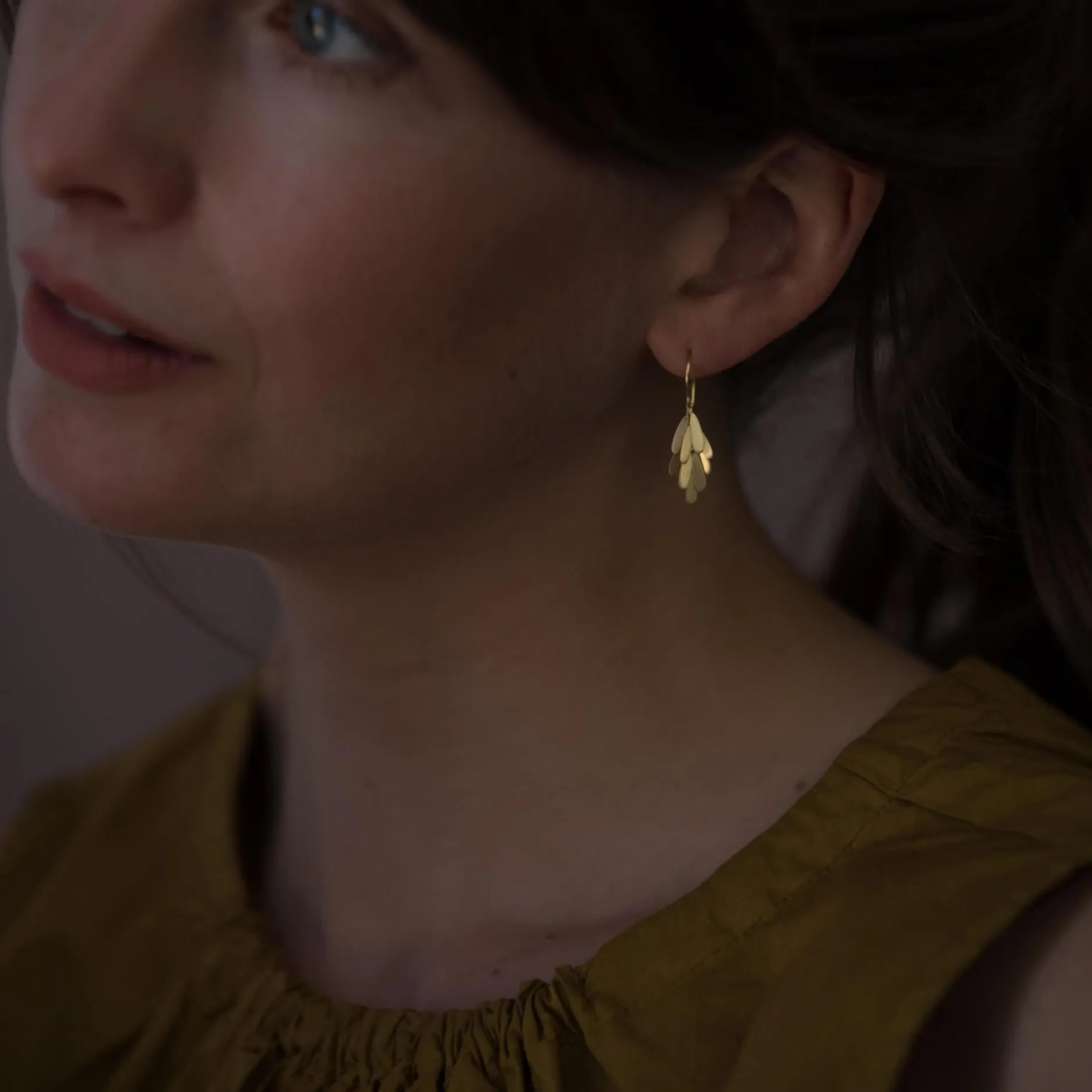 sia_taylor_k_tiny_daisy_e_1.webp Jewelry | Sia Taylor 18K Tiny Daisy Earrings