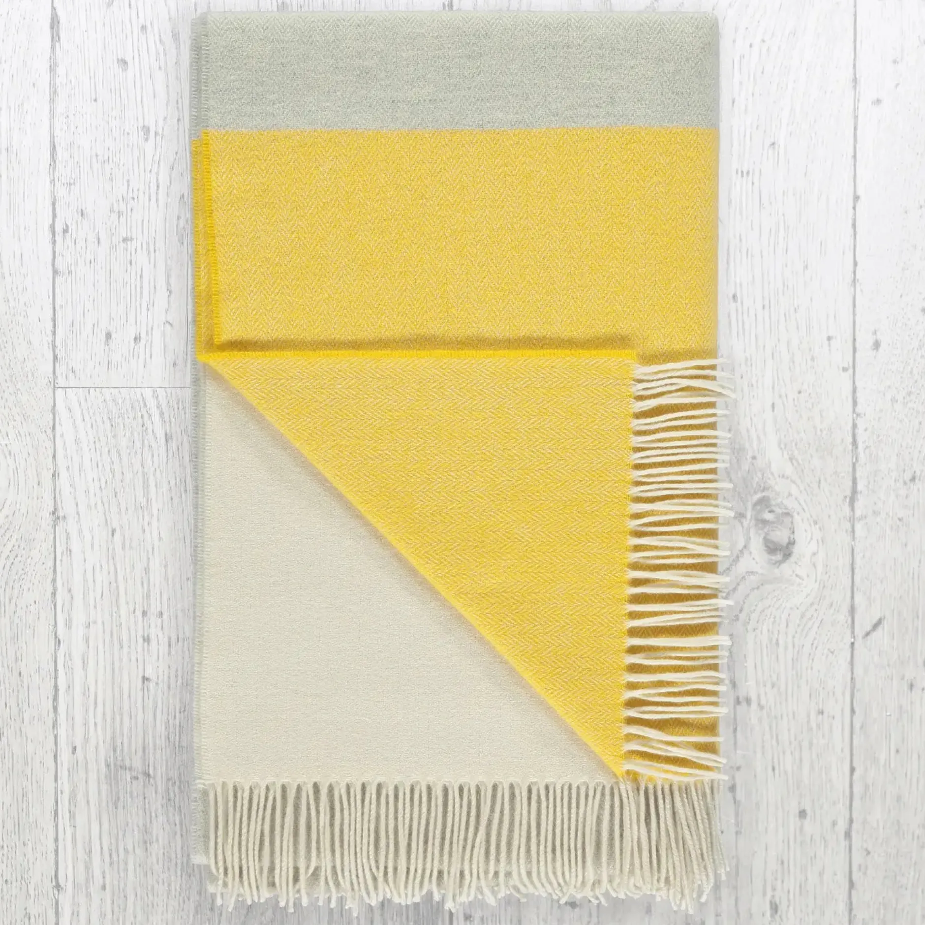 twig_lambswool_throw_0-6.webp Throws | Twig Lambswool Throw