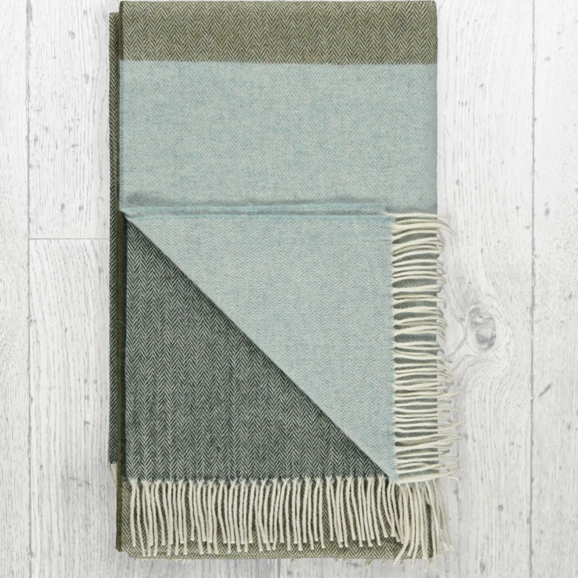 twig_lambswool_throw_1-6.webp Throws | Twig Lambswool Throw