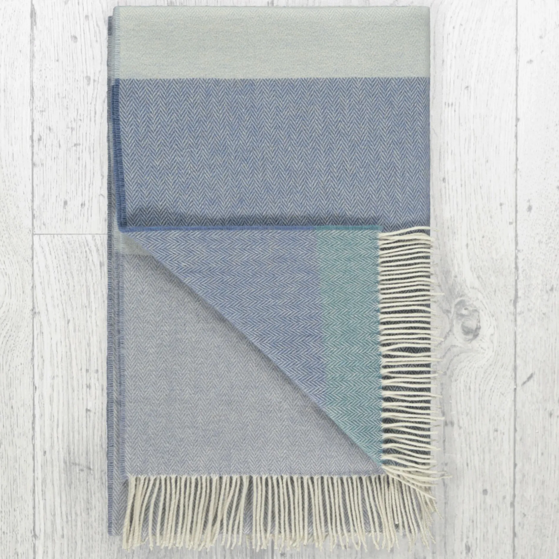 twig_lambswool_throw_2-6.webp Throws | Twig Lambswool Throw