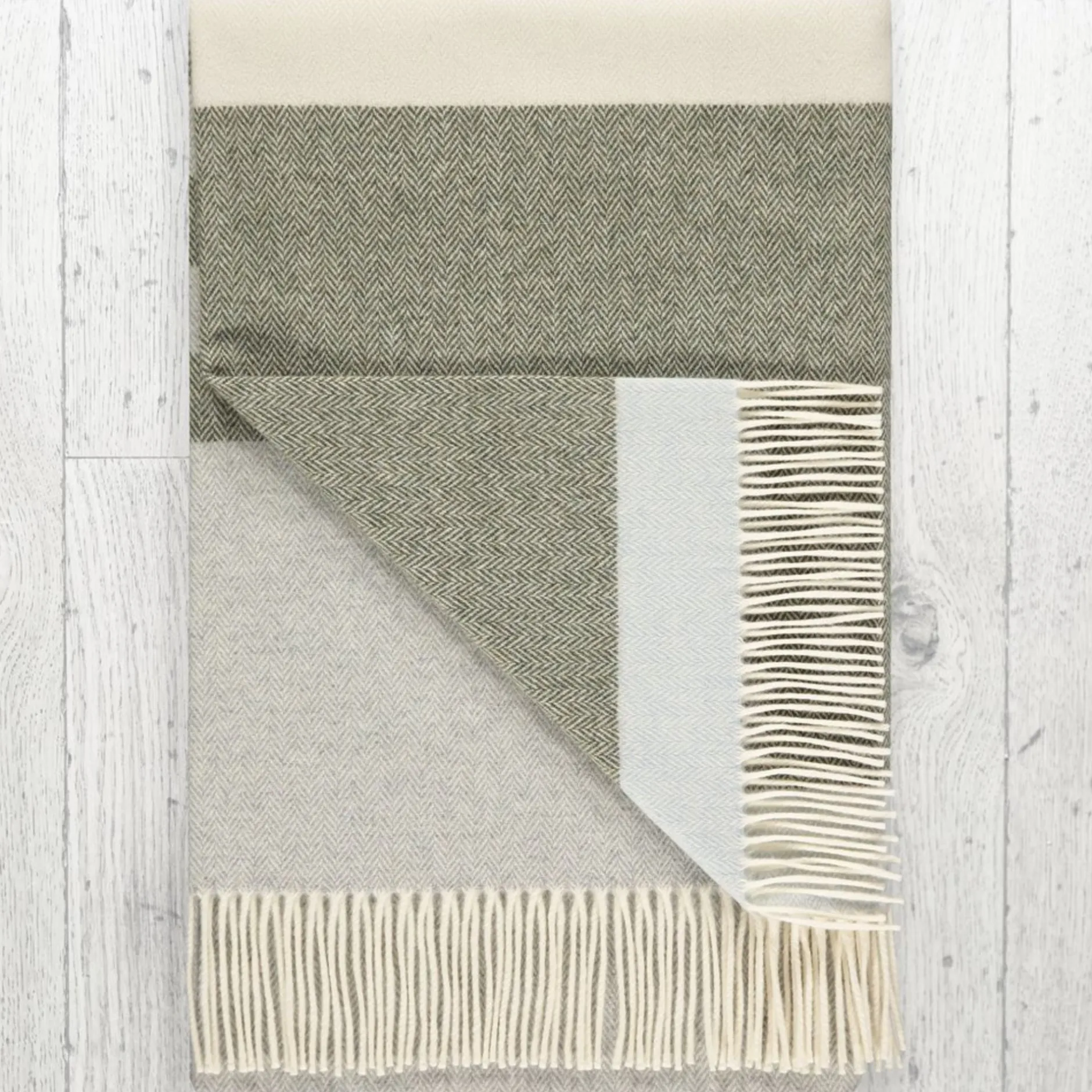 twig_lambswool_throw_6-6.webp Throws | Twig Lambswool Throw