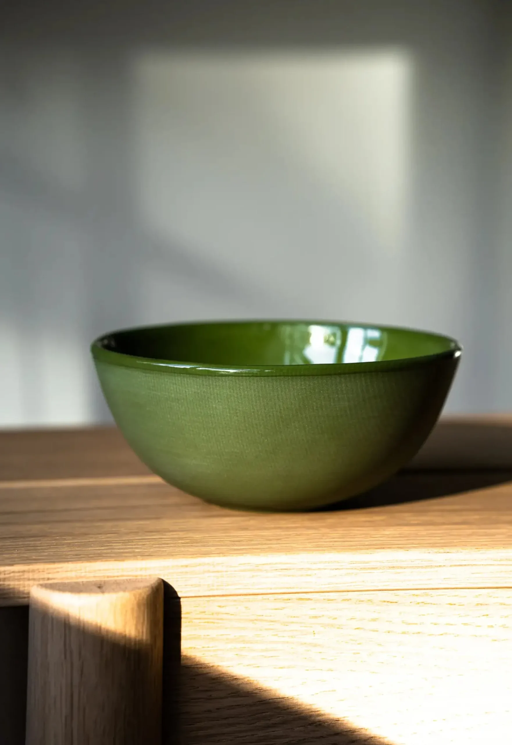 verdeware_porcelain_servi_0.webp Tabletop | Thistle Hill Verdeware Porcelain Serving Bowl