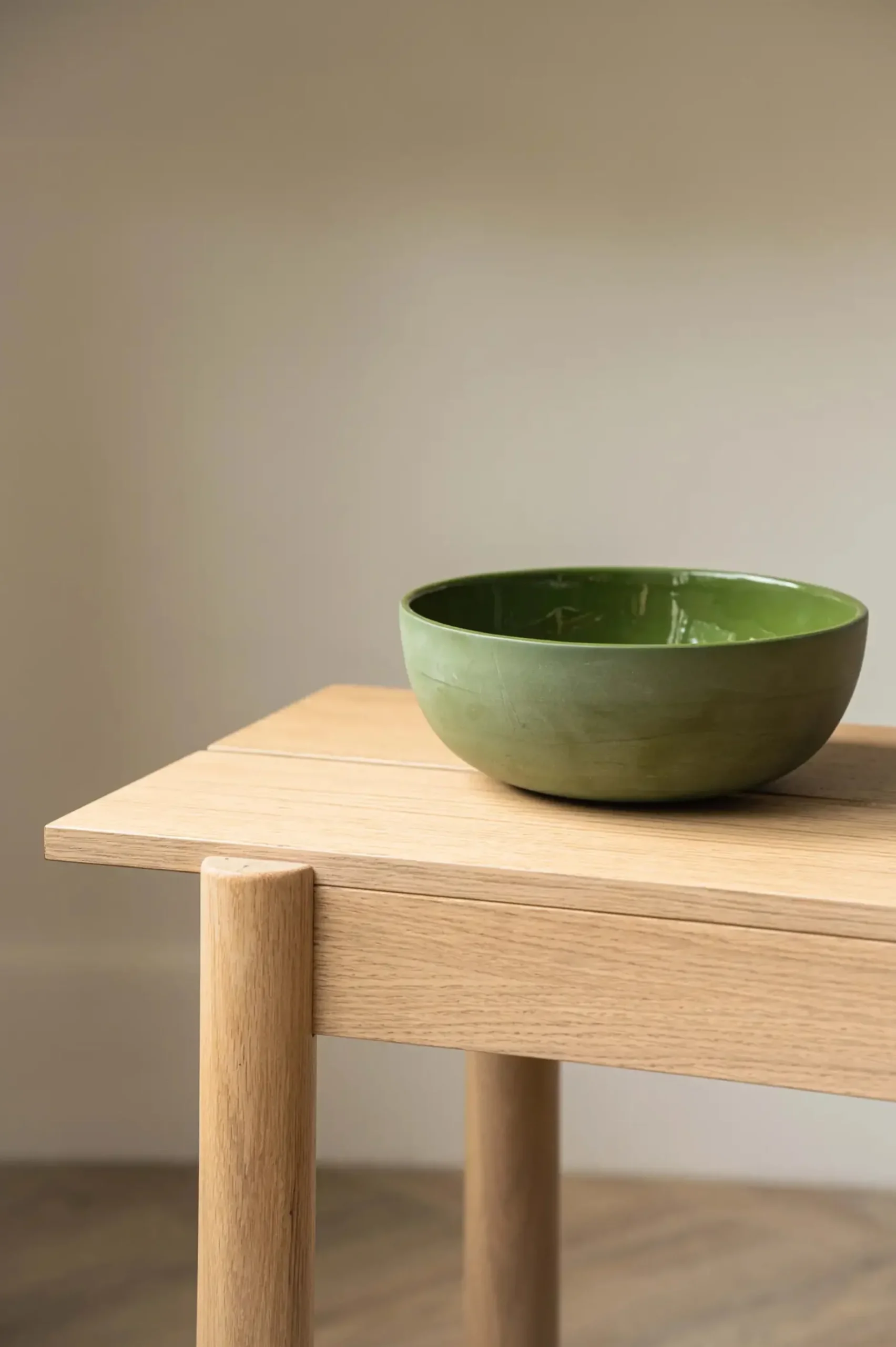 verdeware_porcelain_servi_1.webp Tabletop | Thistle Hill Verdeware Porcelain Serving Bowl