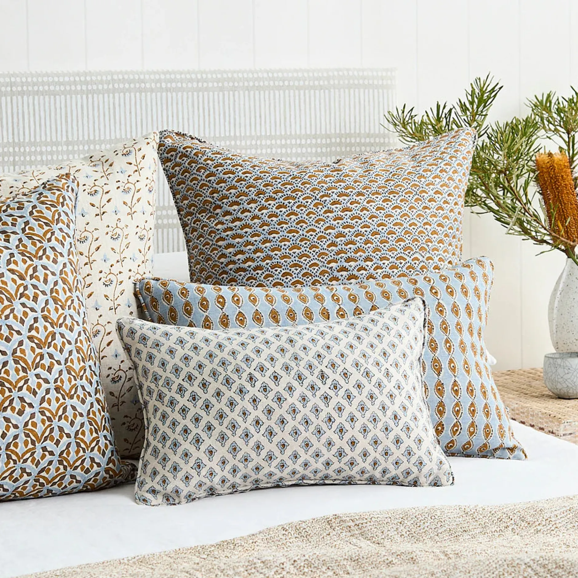 walter_g_bikaner_sahara_l_4.webp Pillows | Walter G Bikaner Sahara linen cushion