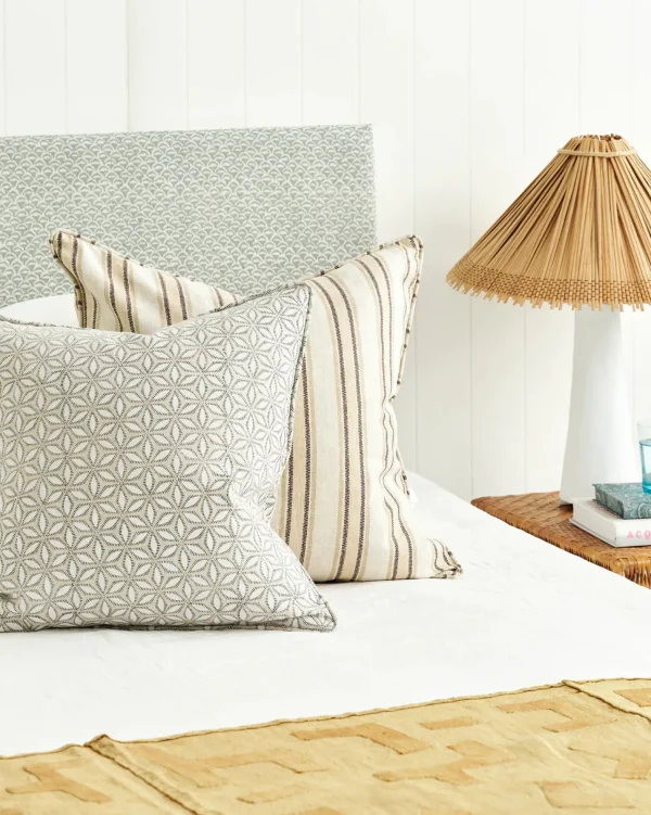 Pillows | Walter G Hanami Chalk linen cushion