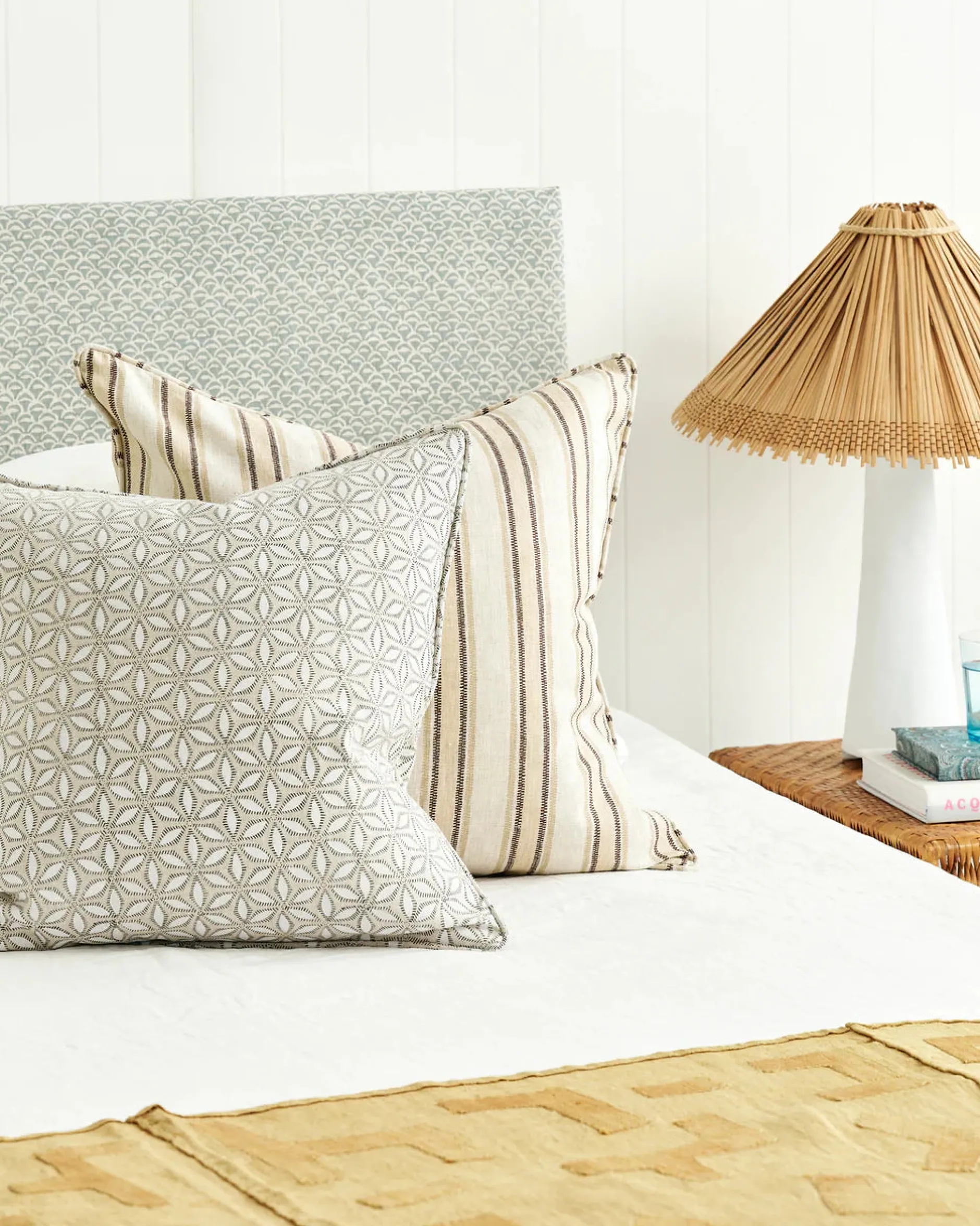 walter_g_hanami_chalk_lin_2.webp Pillows | Walter G Hanami Chalk linen cushion