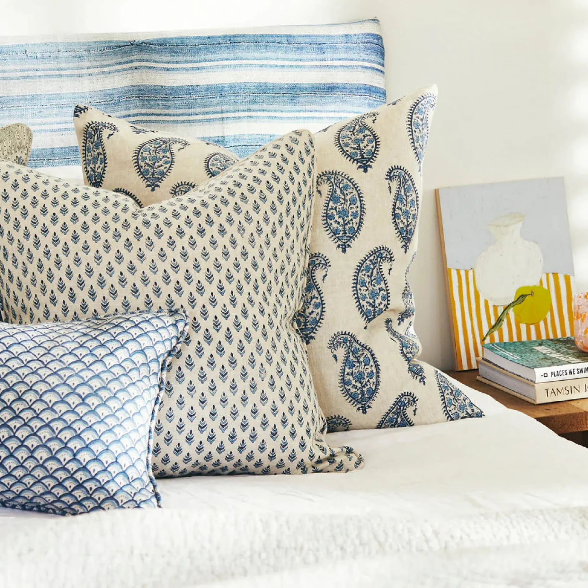 walter_g_paisley_riviera__1.webp Pillows | Walter G Paisley Riviera linen cushion