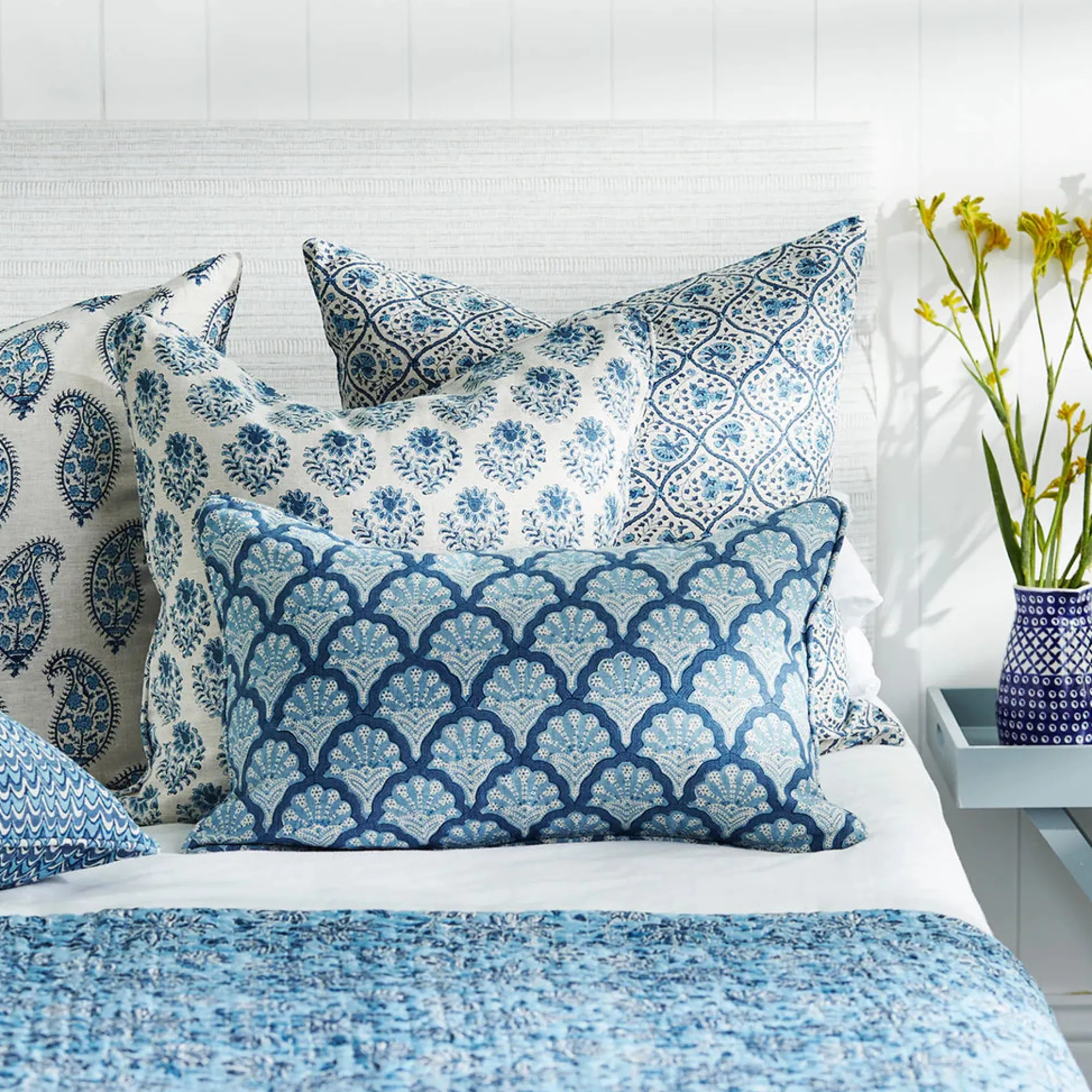 walter_g_paisley_riviera__3.webp Pillows | Walter G Paisley Riviera linen cushion