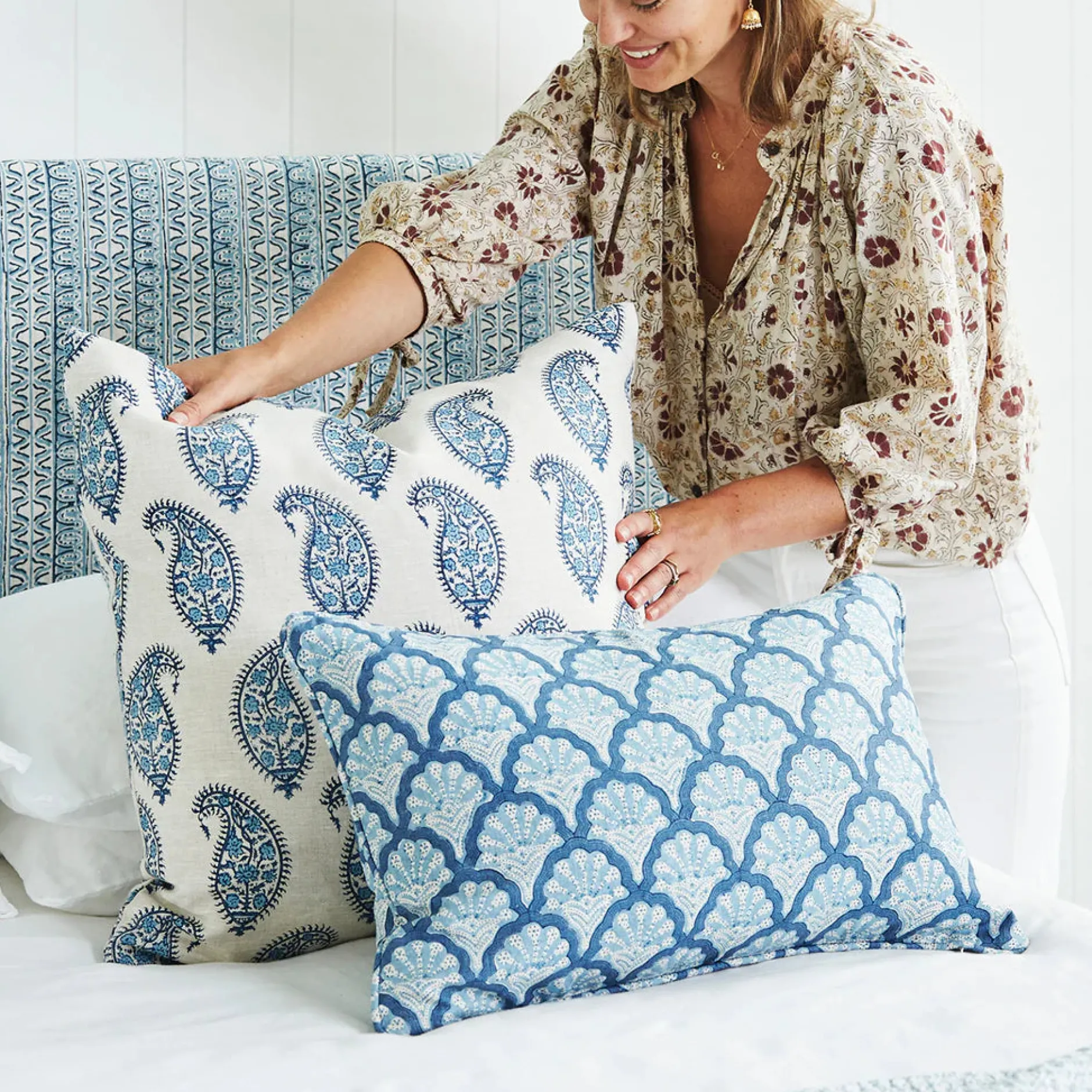 walter_g_paisley_riviera__4.webp Pillows | Walter G Paisley Riviera linen cushion