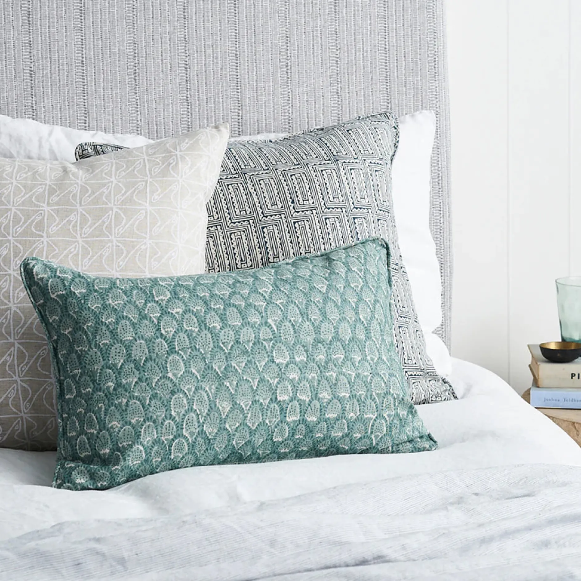 walter_g_scopello_celadon_1.webp Pillows | Walter G Scopello Celadon linen cushion
