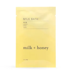 Beauty | Milk + Honey Milk Bath Nº 05: Coconut Lemon Vanilla Pouch